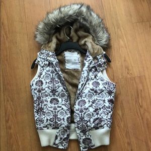 Aeropostale vest